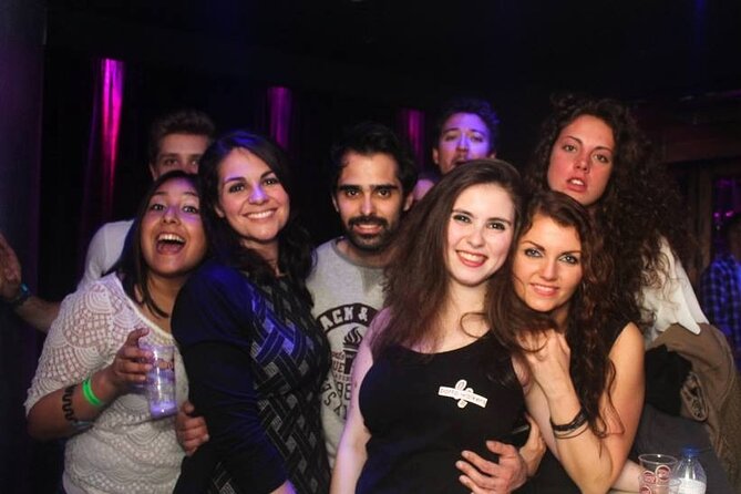 4-hour Guided Porto Pub Crawl with 6 drinks and VIP CLUBentry - Key points before you book