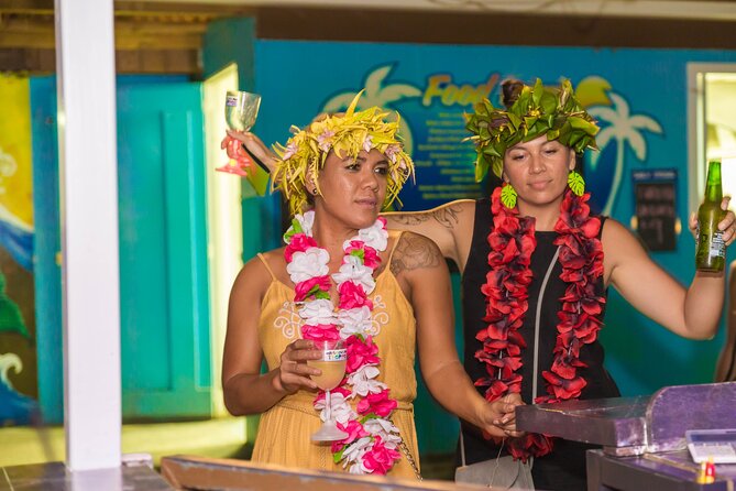 4-Hour Rarotonga Going Troppo Nightlife Tour - Vaianas Bar brings music and snacks