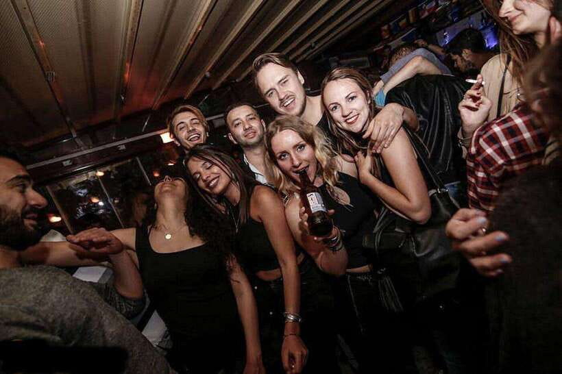4-Hour Shanghai Pub Crawl (bars & nightclub hopping) - Thursday and Saturday routes