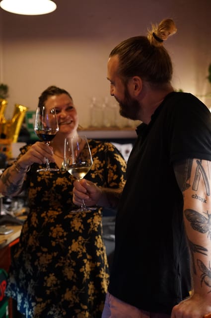 8-Tier Hungarian Wine Tasting in a Cozy Downtown Wine Bar - The first pour: sparkling wine and a clear starting point