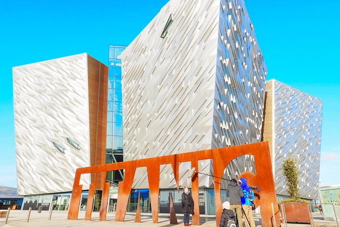 A WeeTaste of Belfast History Tour of its Historic Pubs, Shops and Scenery - The Belfast Entries and three old pubs
