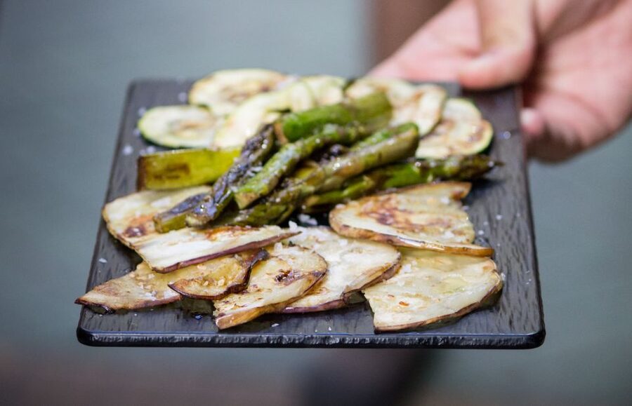 Alicante: Central Market Guided Food Tour with Tapas Bars - Starting among Alicante’s market stalls