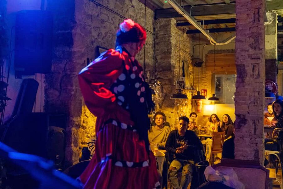 Alicante: Fusion Flamenco Show and Gastronomy at Blacky Bar - Arriving on Villavieja Street
