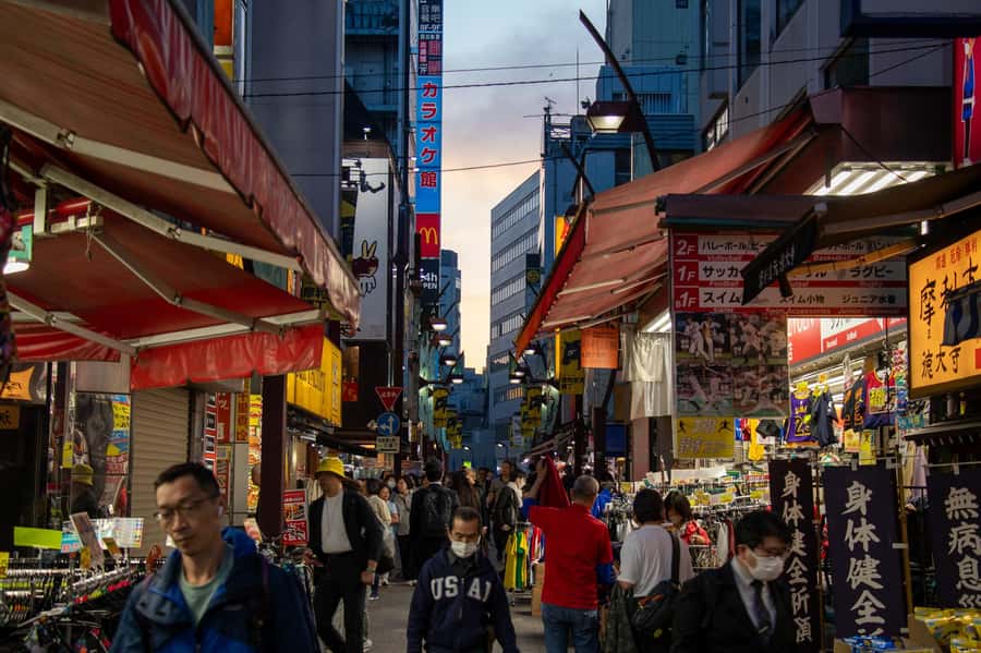 All-You-Can-Drink Bar Hopping Tour in Ueno - Who will enjoy this Ueno bar crawl?