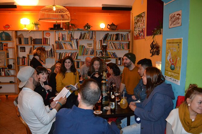 Alternative bar tour with dinner in the art district - Dinner at Letná’s burger stop