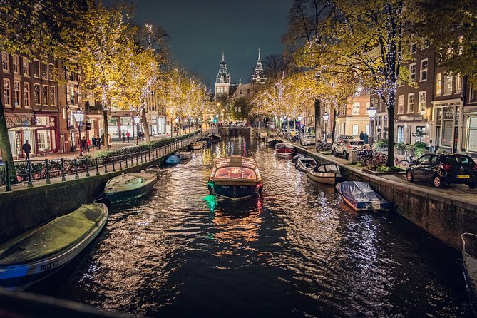 Amsterdam 2-Hour Evening Cruise With Live Guide and Bar - Why Amsterdam looks better from the canal after dark