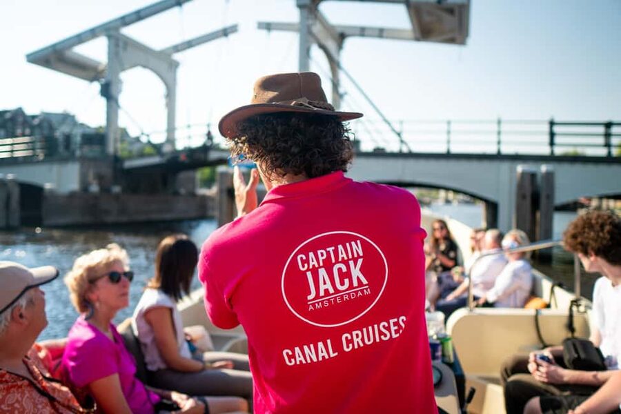 Amsterdam: 90 min Cosy Canal Cruise w. Bar & Snacks on board - Key points to know before booking
