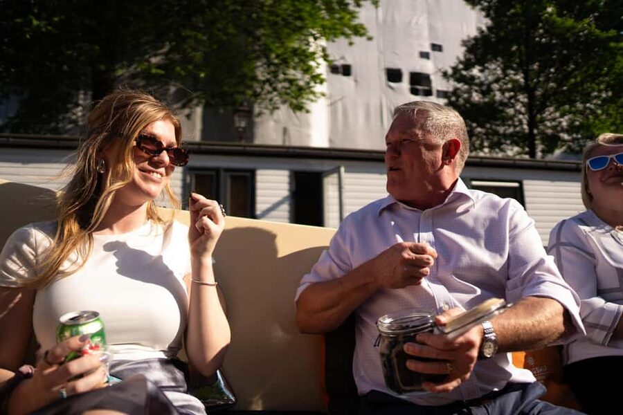 Amsterdam: 90 min Cosy Canal Cruise w. Bar & Snacks on board - Passing the Maritime Museum and NEMO