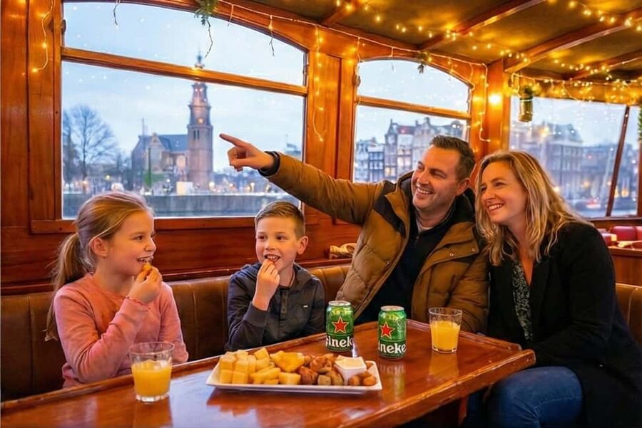 Amsterdam: 90 min Cosy Canal Cruise w. Bar & Snacks on board - Boarding at Rijksmuseum or Central Station