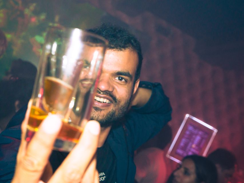 Amsterdam: City Center Bar Crawl and Nightlife Experience - Who should book this Amsterdam pub crawl?