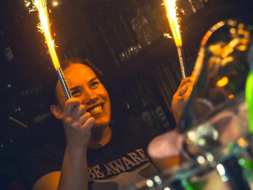 Amsterdam: City Center Bar Crawl and Nightlife Experience - Red Light District or Leidseplein?