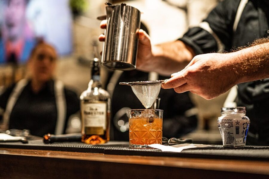 Amsterdam: Ludwig's Hidden Speakeasy Cocktail VIP Tour - The first stop sets the tone