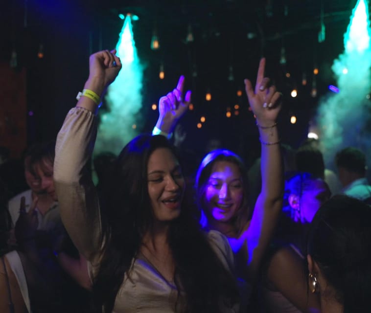 Amsterdam: Nightlife Scene 1, 2, or 3-7 Day Ticket - Dress rules and door policies matter