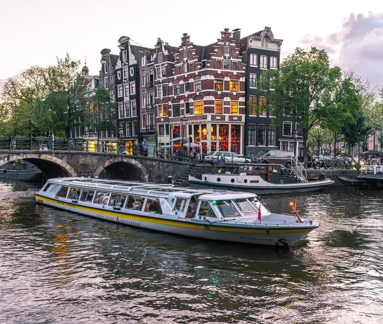 Amsterdam: Nightlife Ticket with Champagne and Cruise - Who will get the most from this package?