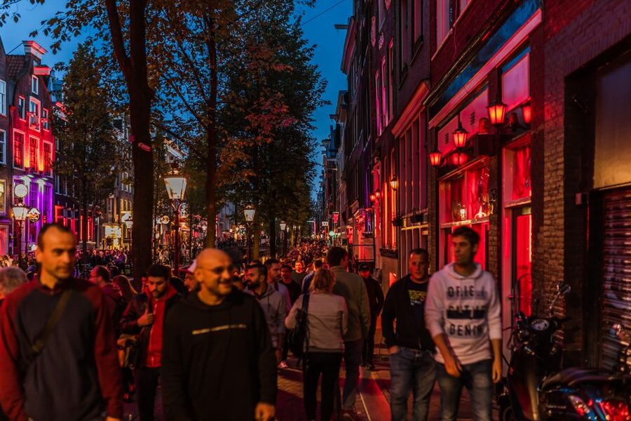Amsterdam: Private Night Tour of Speakeasies and Bars - Drinks, snacks, and the real value of $151