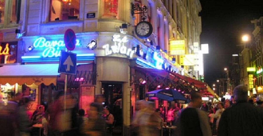 Amsterdam: Red Light District and Local Pub Tour - What this Amsterdam walk is really about