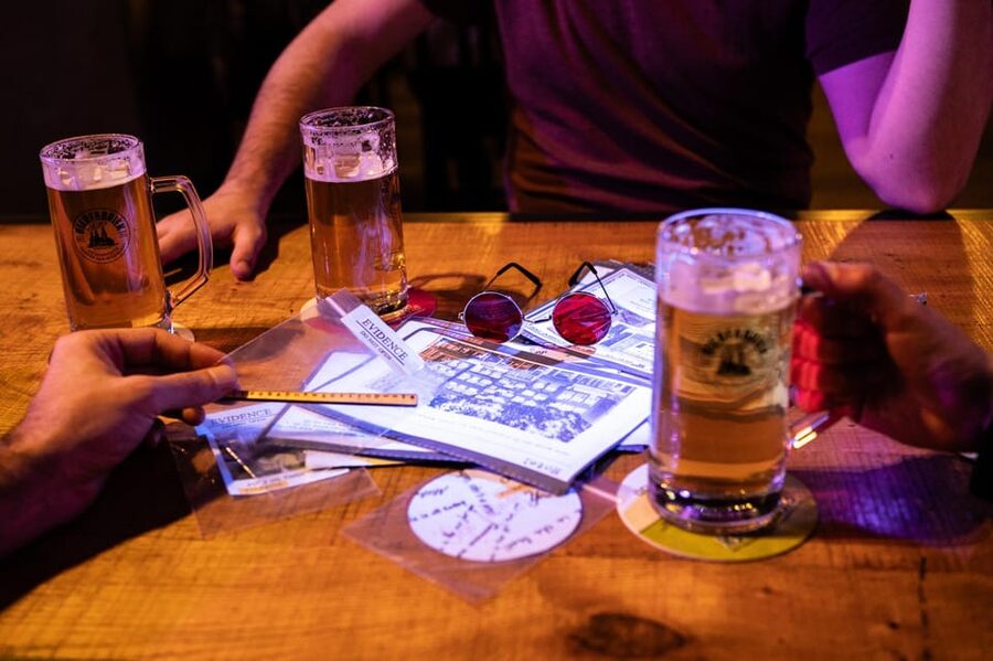 Amsterdam: Self-guided Red Light District Pub Crawl Mystery - A pub crawl with a case to solve