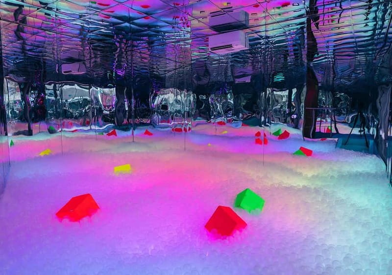 Amsterdam: The All Out - No.1 Activity Bar - Who will get the most from The All Out
