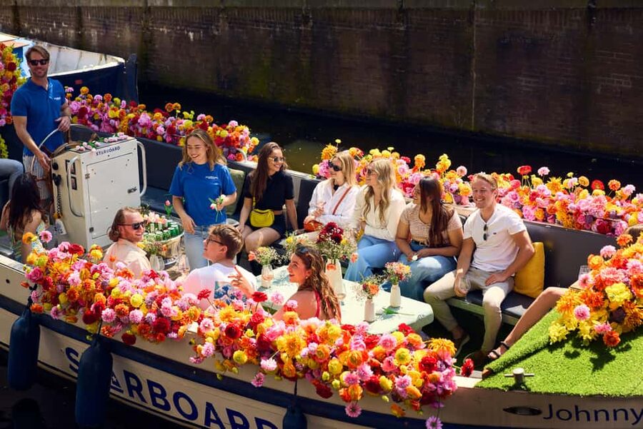 Amsterdam: The Original Flower Boat with Local Guide and Bar - Prinsengracht and the city’s famous canal views