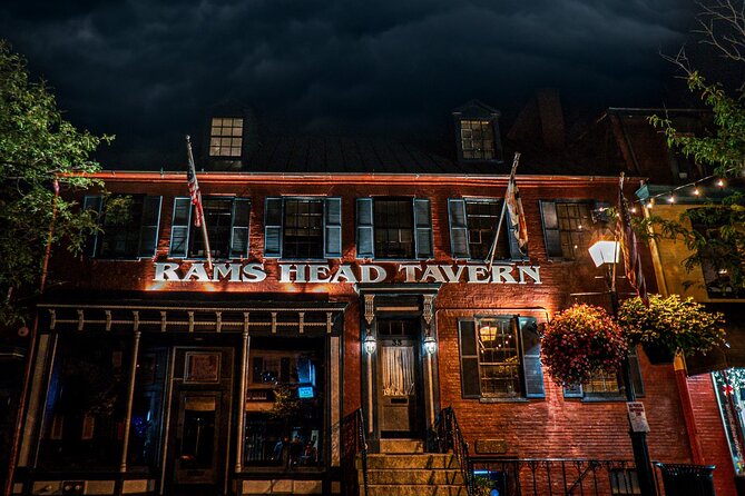 Annapolis Ghost Tours Boos & Booze Haunted Pub Crawl - What this Annapolis ghost pub crawl is really like