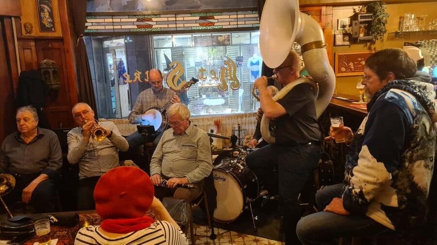 Antwerp: Pub Crawl in the Historical City - Antwerp’s beer culture begins in the old town
