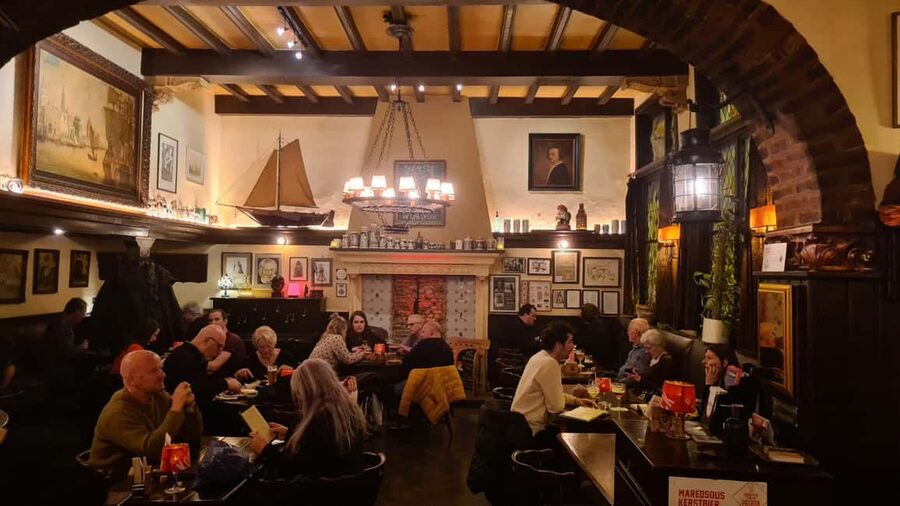Antwerp: Pub Crawl in the Historical City - What Flip adds to the afternoon