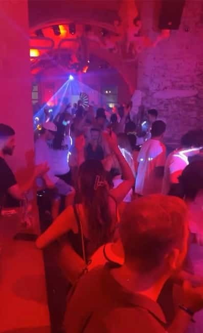 Athens Ultimate Bar Crawl - Walking through Psyri after dark