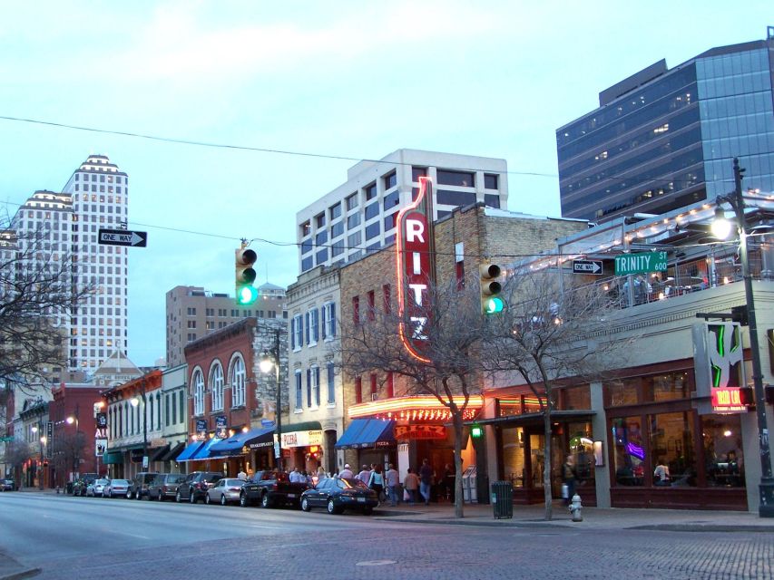 Austin: Downtown Live Music Pub Crawl - Four venues, one quick route through Austin music