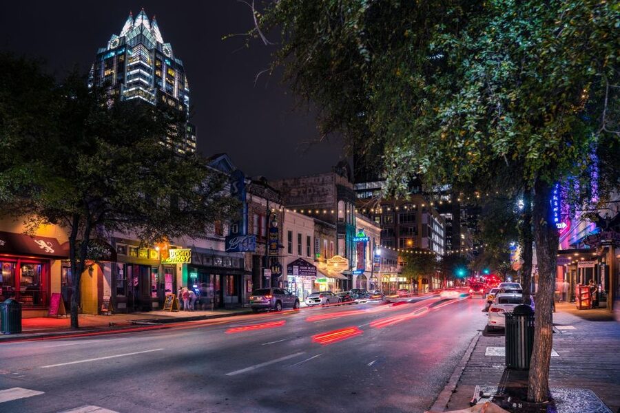 Austin: Downtown Live Music Pub Crawl - Starting at The Driskill