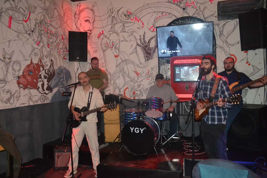 Baku: Guided Bar Crawl with Shots and Nightclub Entry - The fourth bar and the move to the nightclub