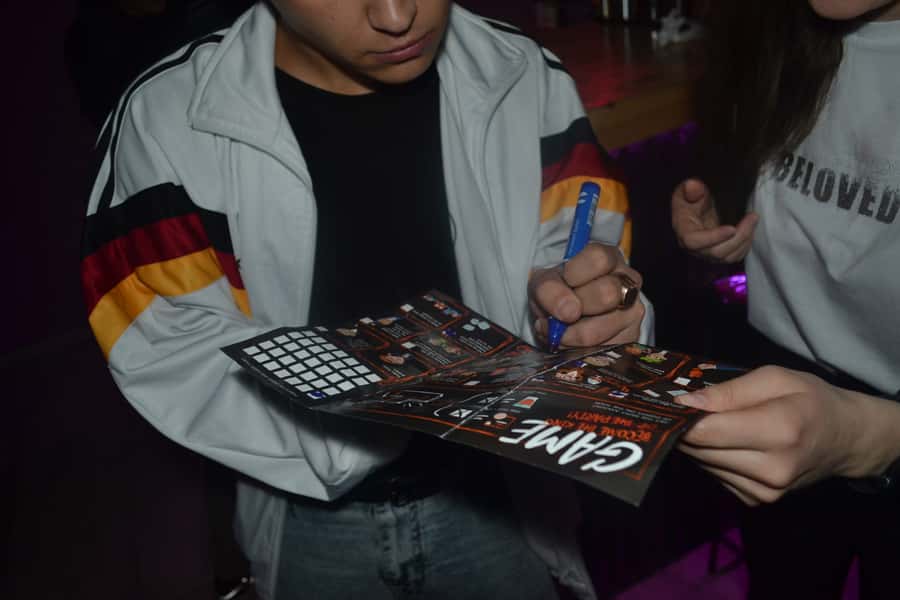 Baku: Guided Bar Crawl with Shots and Nightclub Entry - Meeting at Finnegan’s and getting the group moving