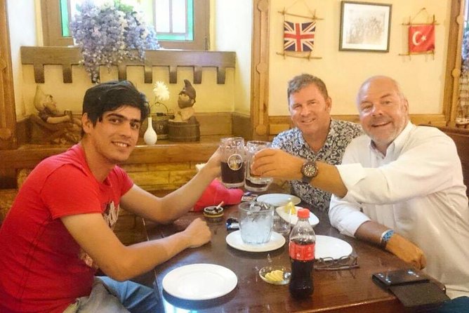 Baku Pub Crawl - The middle of the evening: meeting people is the main event