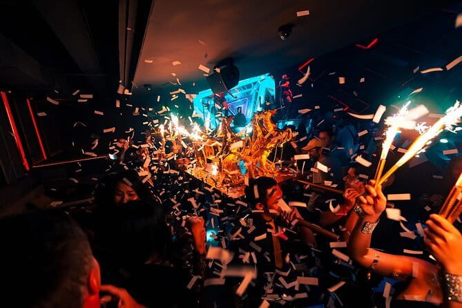 Bangkok After Dark: Pub Crawl Adventure - Starting gently at Hemingway