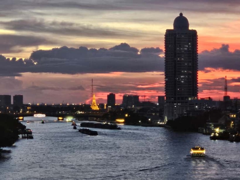 Bangkok: Bar hop Sunset, Dinner, speakeasy, and live music. - The guide, language, and group feel