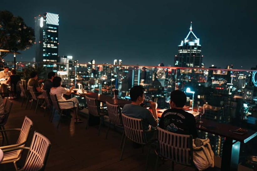 Bangkok: Bar.Yard Rooftop Bar Kimpton Maa-Lai F&B Packages - What the 90-minute package includes