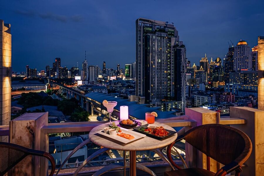 Bangkok: Barracuda Rooftop Bar Akara Hotel - Is Barracuda Rooftop Bar worth booking?