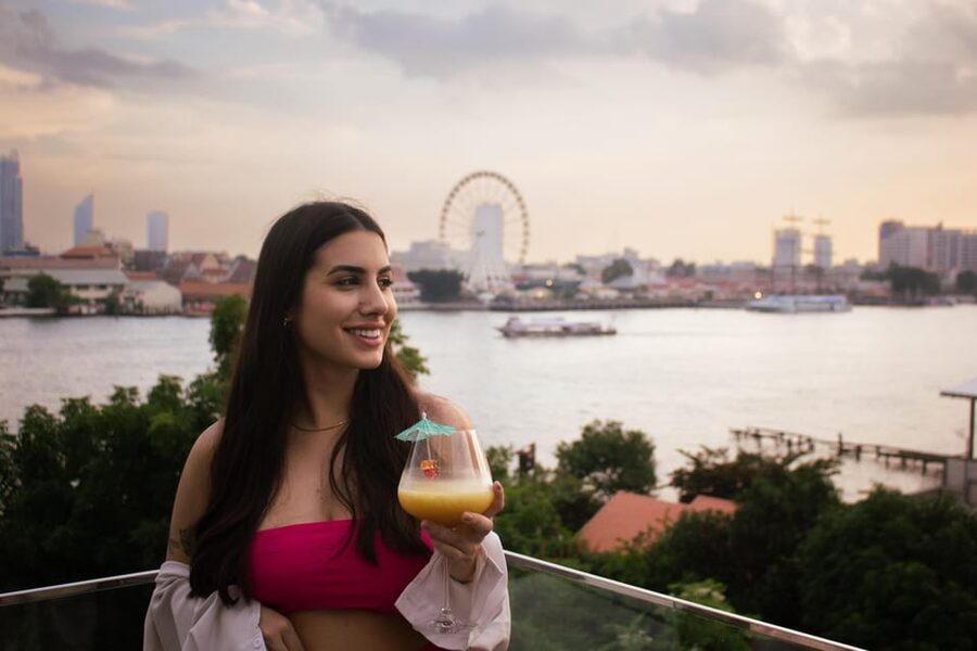 Bangkok: Dark Waters Rooftop Bar at Ten Six Hundred - What a night at Dark Waters is really about