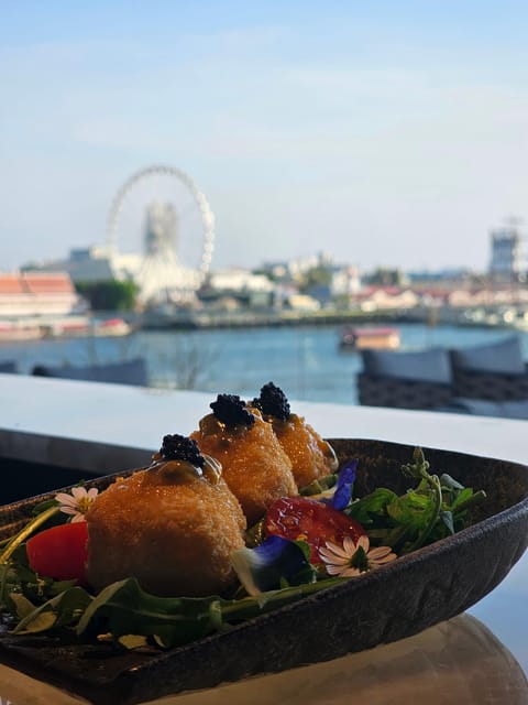 Bangkok: Dark Waters Rooftop Bar at Ten Six Hundred - Live jazz and the evening mood