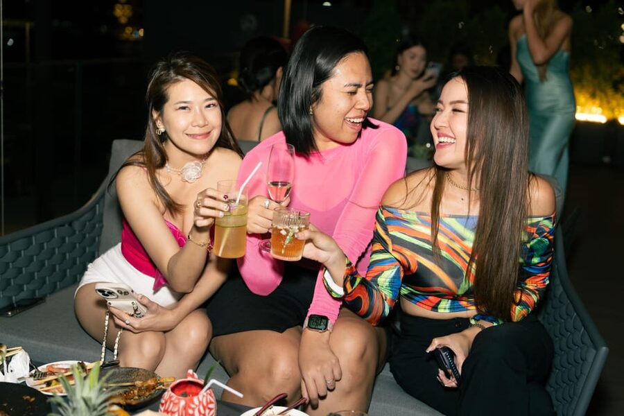 Bangkok: Dark Waters Rooftop Bar at Ten Six Hundred - Arriving at Ten Six Hundred and getting settled