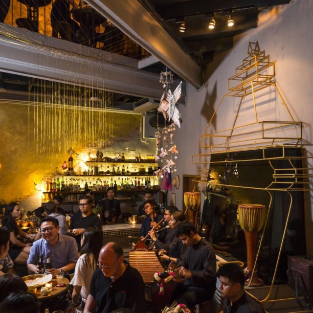 Bangkok: Guided Bar Hopping Night Tour with Private Option - Ba Hao: a Chinese-inspired finish with food options