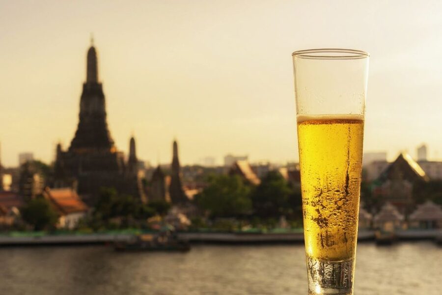 Bangkok: Historical Temples Tour & Hidden Bar at Sunset - Sunset from the rooftop bar