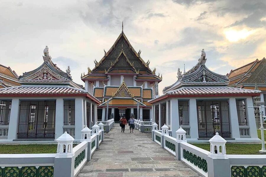 Bangkok: Historical Temples Tour & Hidden Bar at Sunset - What $55 includes, and what it does not