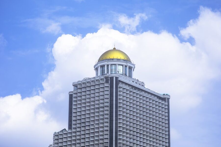 Bangkok: Lebua Rooftop Bar Reservation & Round-Trip Transfer - Your private pickup from central Bangkok