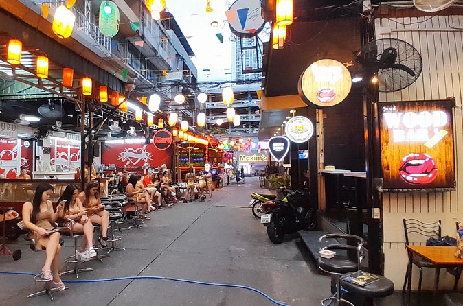 Bangkok nightlife’s secrets… - A small group makes a difference here