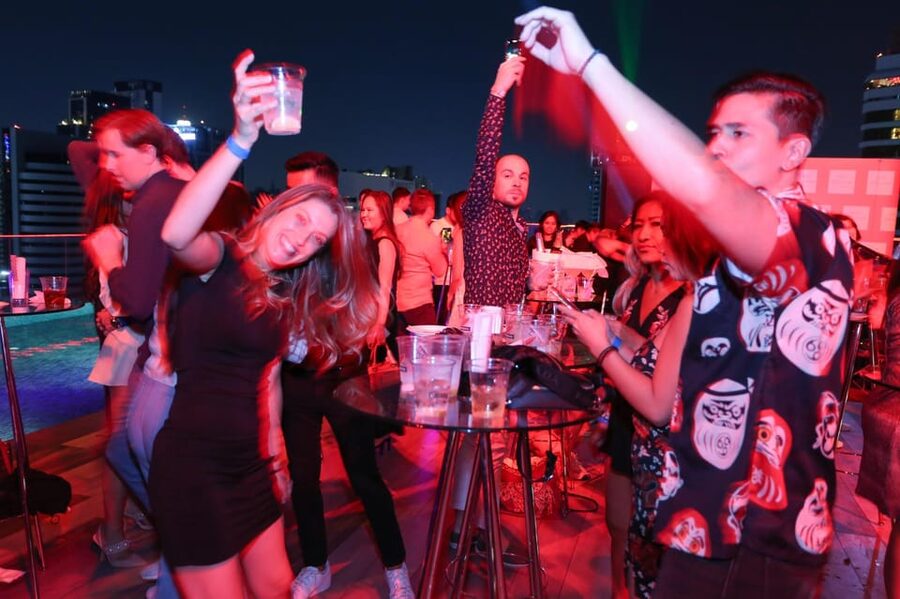 Bangkok: RedSquare Rooftop Bar at Novotel Sukhumvit 4 - Should you book this Bangkok rooftop experience?