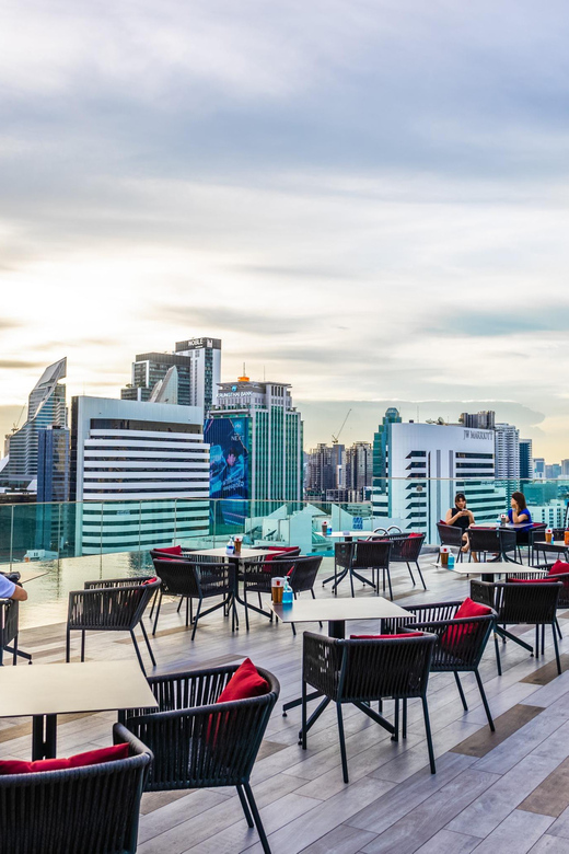 Bangkok: RedSquare Rooftop Bar at Novotel Sukhumvit 4 - Bangkok views made for photographs