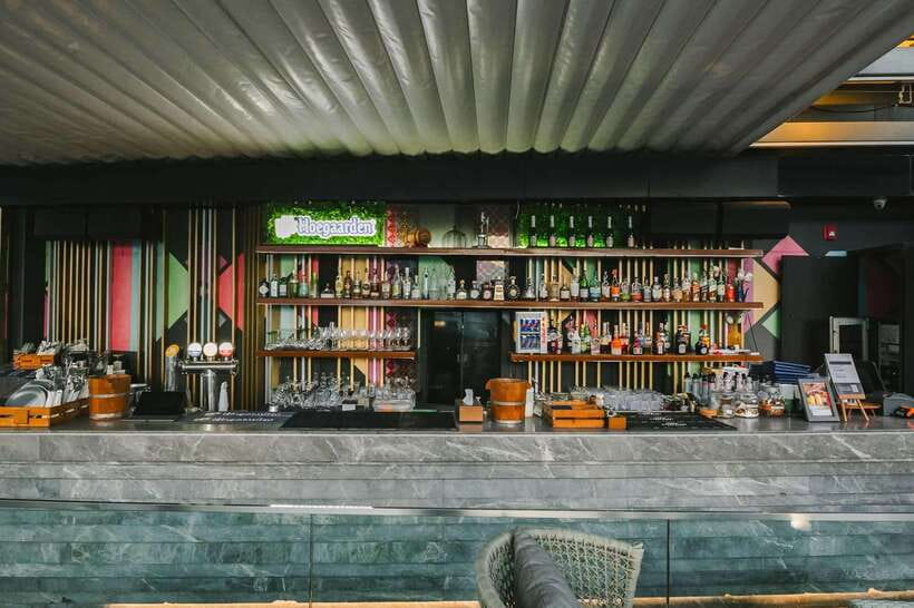 Bangkok: Sky on 20 Rooftop Bar With Free Flow Drinks - Timing your visit for sunset and city lights