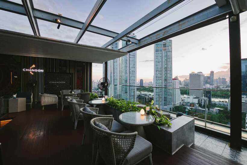 Bangkok: Sky on 20 Rooftop Bar With Free Flow Drinks - What happens during the 90 minutes