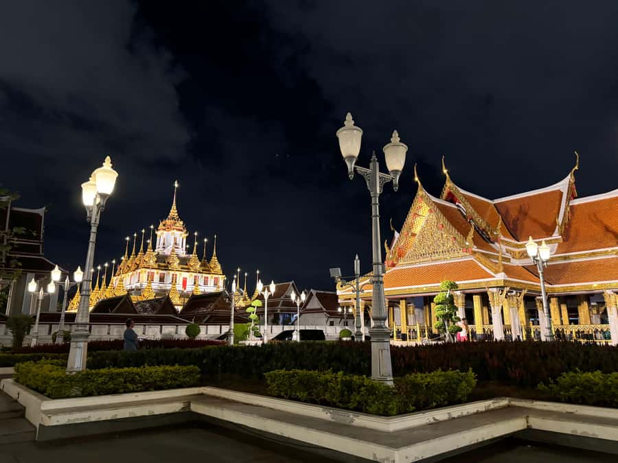 Bangkok: TUK TUK Tour Night Life Private with Hotel Pick Up - Food, money, clothing, and practical tips