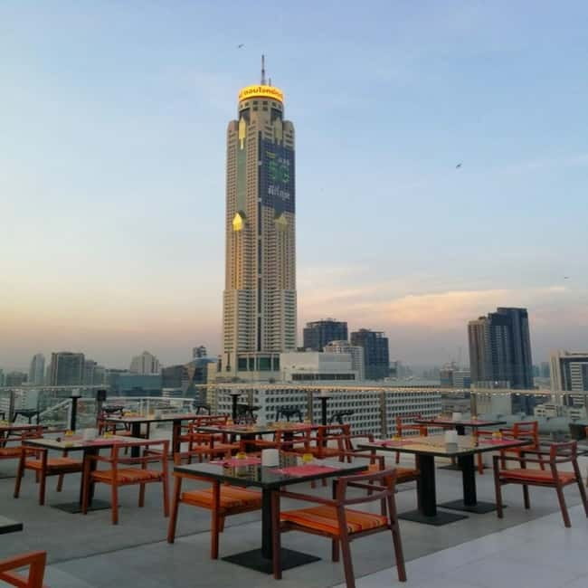 Bangkok: Walk Rooftop Bar at Centara Watergate Hotel - Arriving at Walk Rooftop Bar in central Bangkok